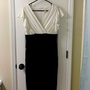 Sangria Black and White Dress. Size 12
